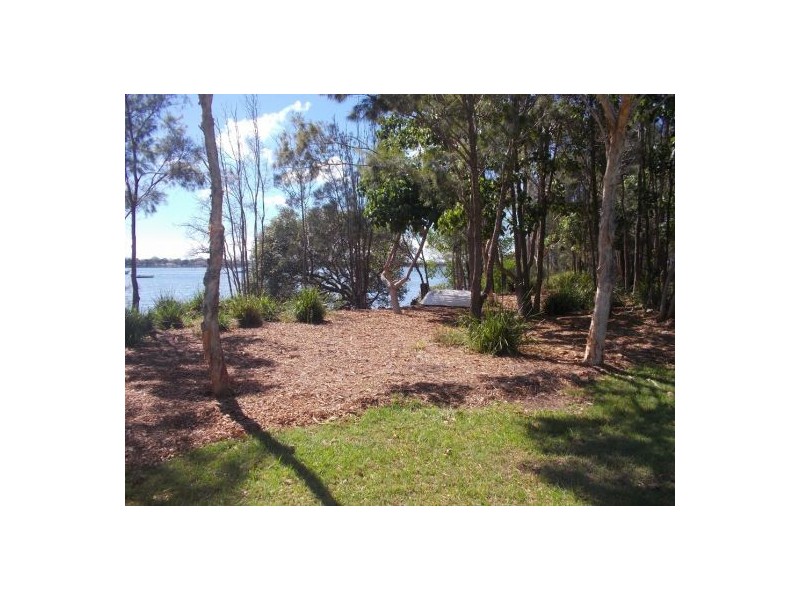Sandstone Point QLD 4511