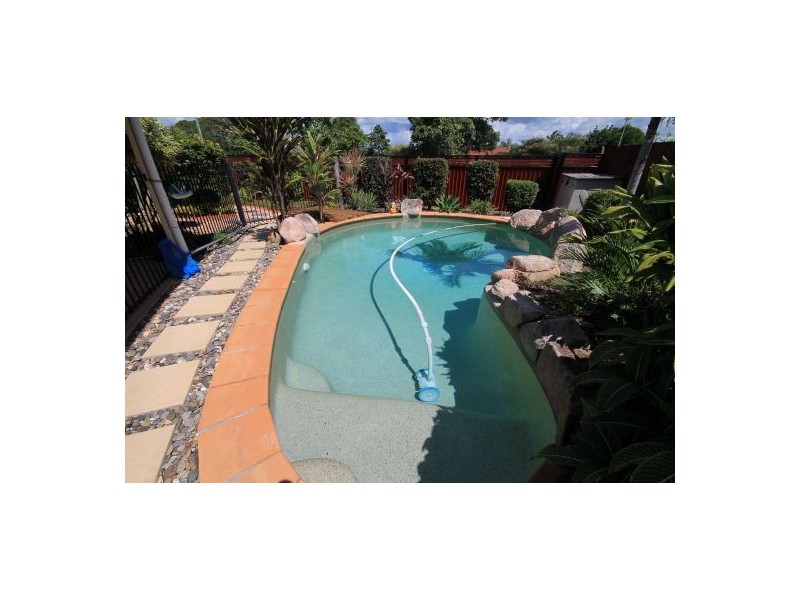 75 Graham Rd, Morayfield QLD 4506