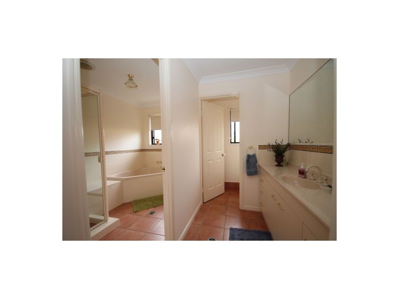 75 Graham Rd, Morayfield QLD 4506