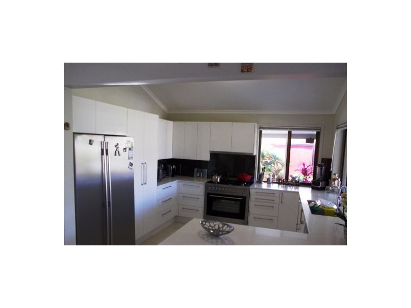 77 Phoenix Avenue, Bongaree QLD 4507