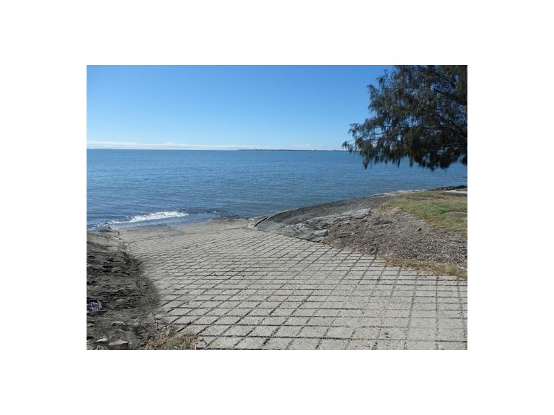 19 Trevor Street, Beachmere QLD 4510