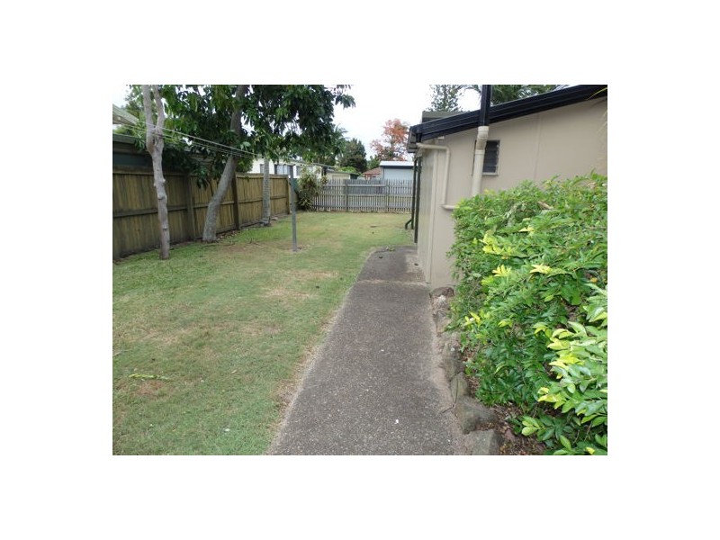 19 Trevor Street, Beachmere QLD 4510