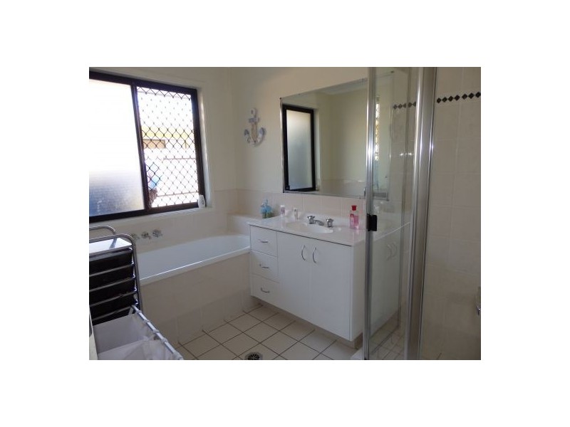 5 Middle Barten Crt, Bray Park QLD 4500