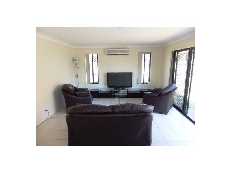 5 Middle Barten Crt, Bray Park QLD 4500