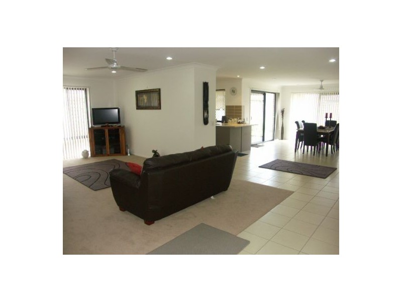 15 Hollywood Avenue, Bellmere QLD 4510