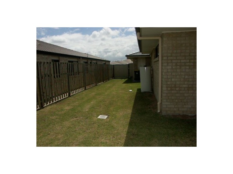 15 Hollywood Avenue, Bellmere QLD 4510