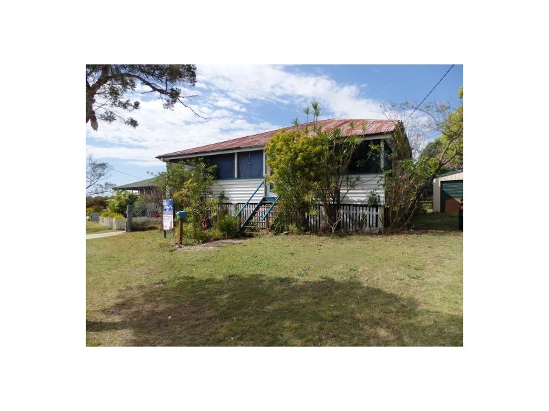 6 George St, Woodford QLD 4514
