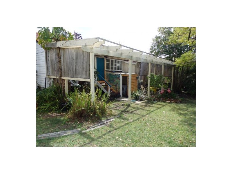 6 George St, Woodford QLD 4514