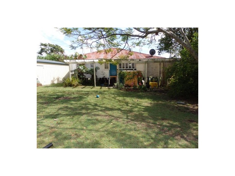 6 George St, Woodford QLD 4514