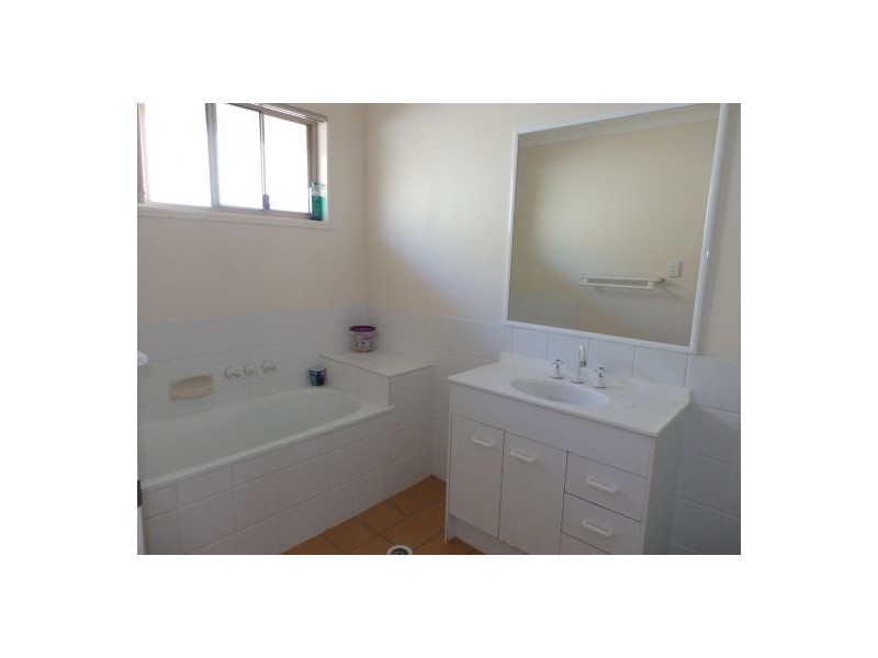 6 Hillside Crt, Morayfield QLD 4506