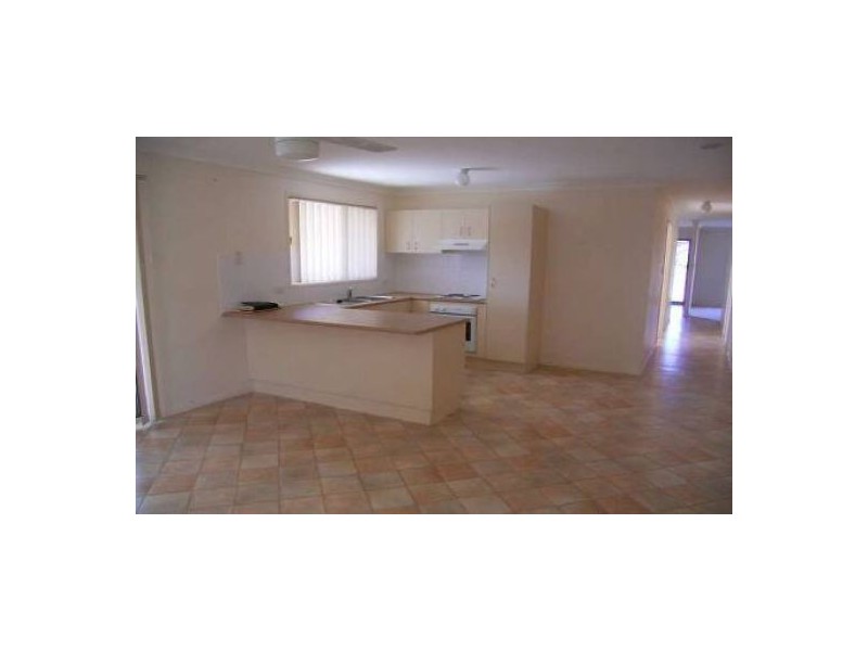 6 Hillside Crt, Morayfield QLD 4506