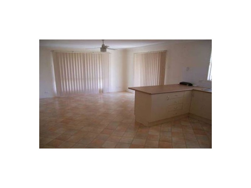 6 Hillside Crt, Morayfield QLD 4506