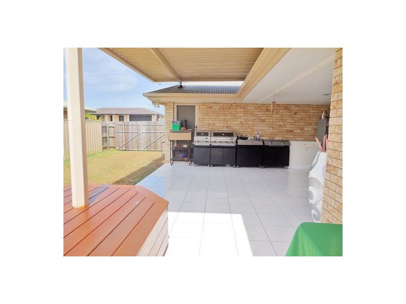 22 Leggett St, Morayfield QLD 4506