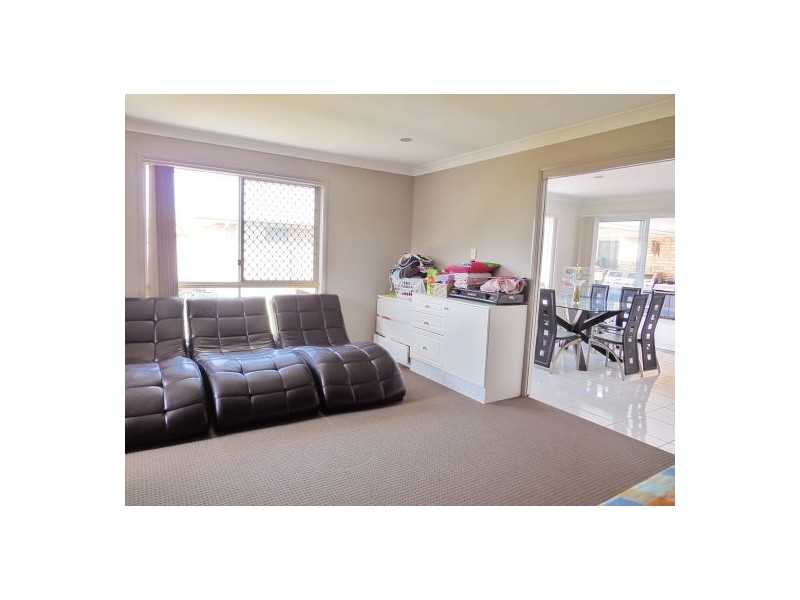 22 Leggett St, Morayfield QLD 4506