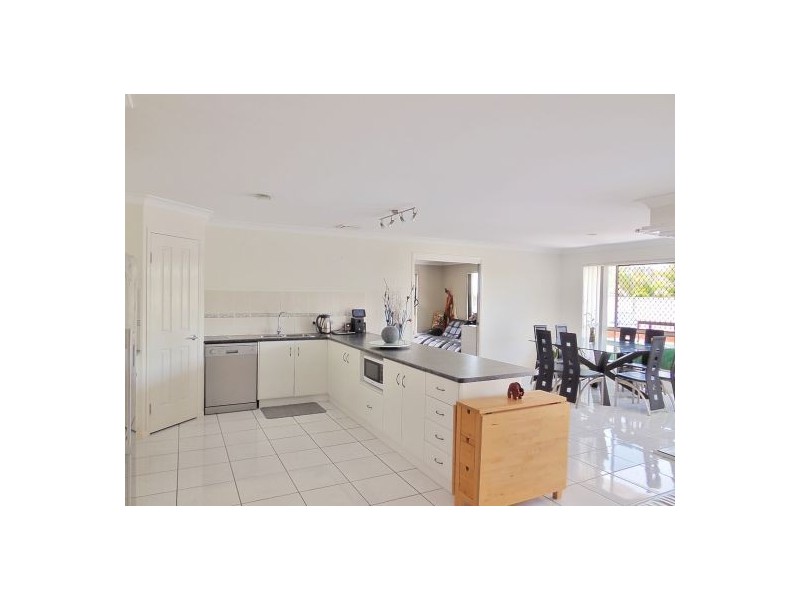 22 Leggett St, Morayfield QLD 4506