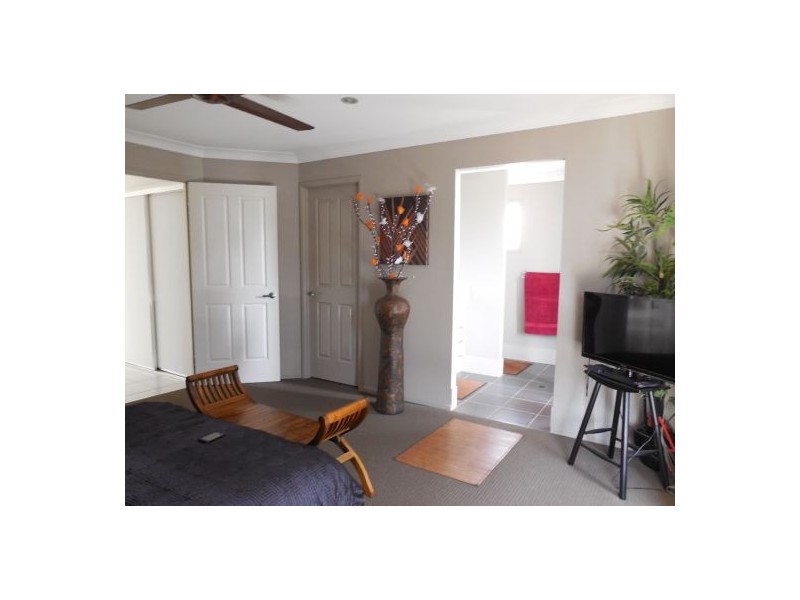 22 Leggett St, Morayfield QLD 4506