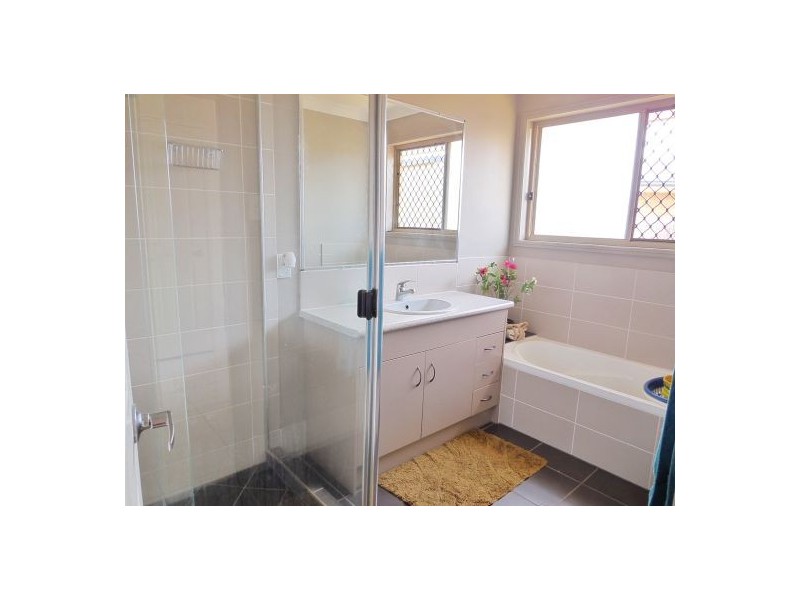 22 Leggett St, Morayfield QLD 4506