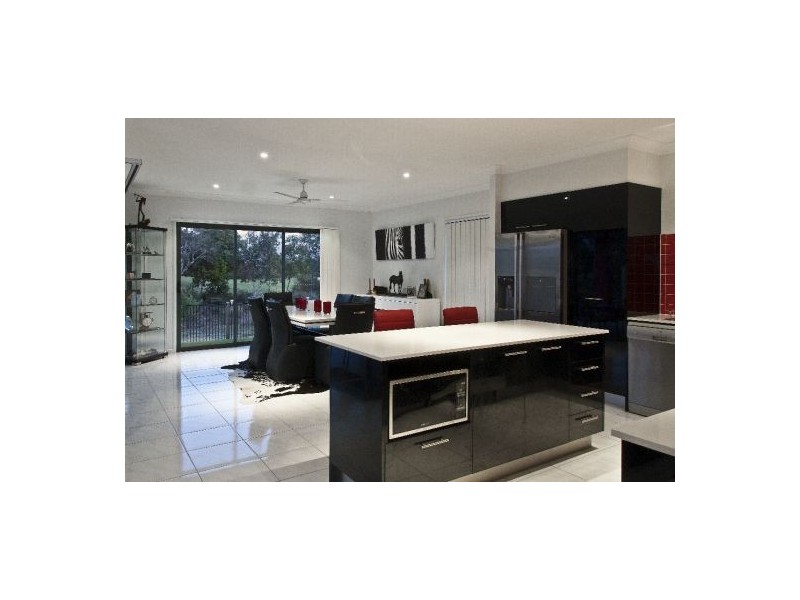 13 Vanillalily Close, Banksia Beach QLD 4507
