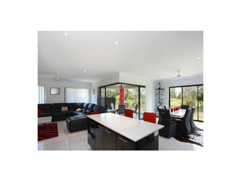 13 Vanillalily Close, Banksia Beach QLD 4507