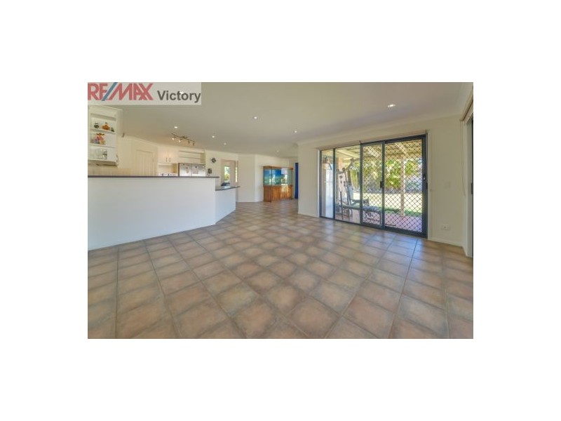 11 Curtin Cr, Morayfield QLD 4506