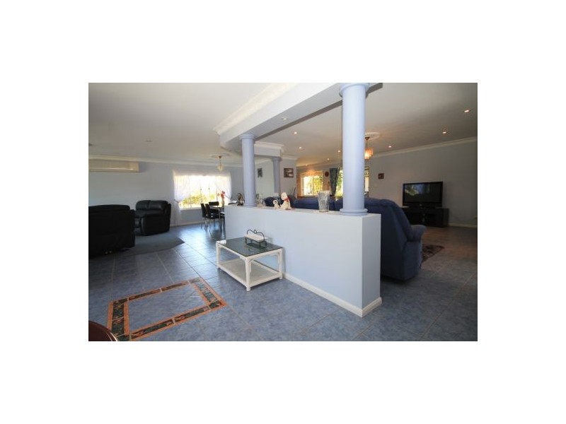 37 Jamor Court, Elimbah QLD 4516