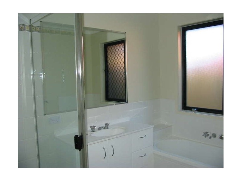 18 Middle Barten Court, Bray Park QLD 4500