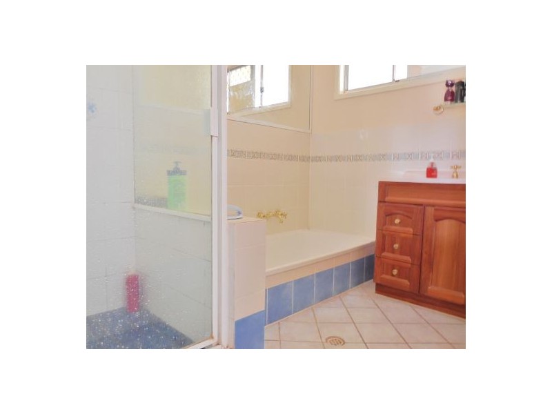 20 Kirkcaldy Street, Morayfield QLD 4506