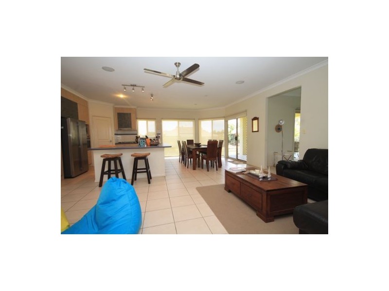 11-15 The Crest, Elimbah QLD 4516