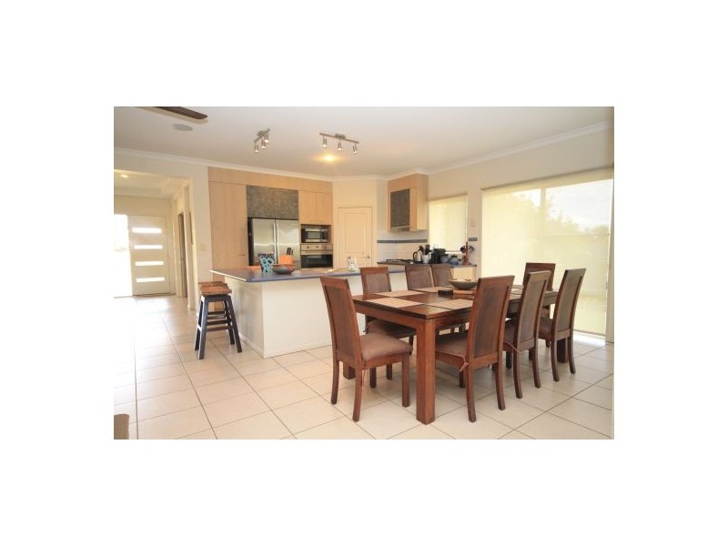 11-15 The Crest, Elimbah QLD 4516