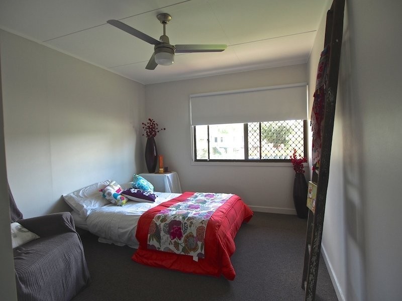 10 Gillian Street, Beachmere QLD 4510
