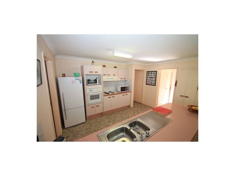 35 Cook Avenue, Caboolture South QLD 4510