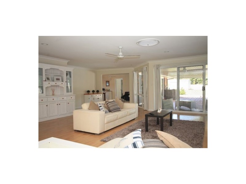 138 Relesah Drive, Ningi QLD 4511