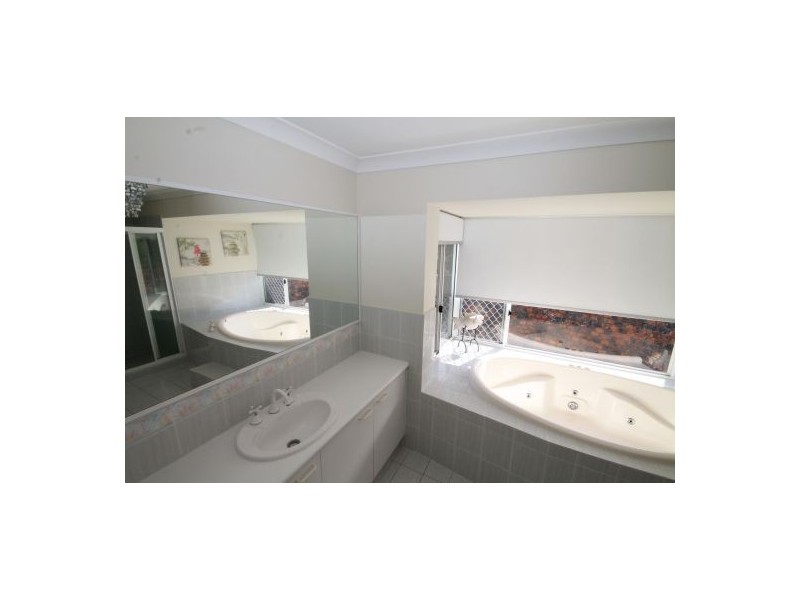 138 Relesah Drive, Ningi QLD 4511