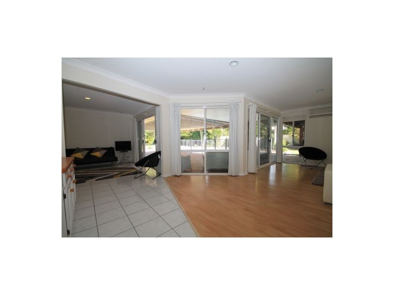 138 Relesah Drive, Ningi QLD 4511