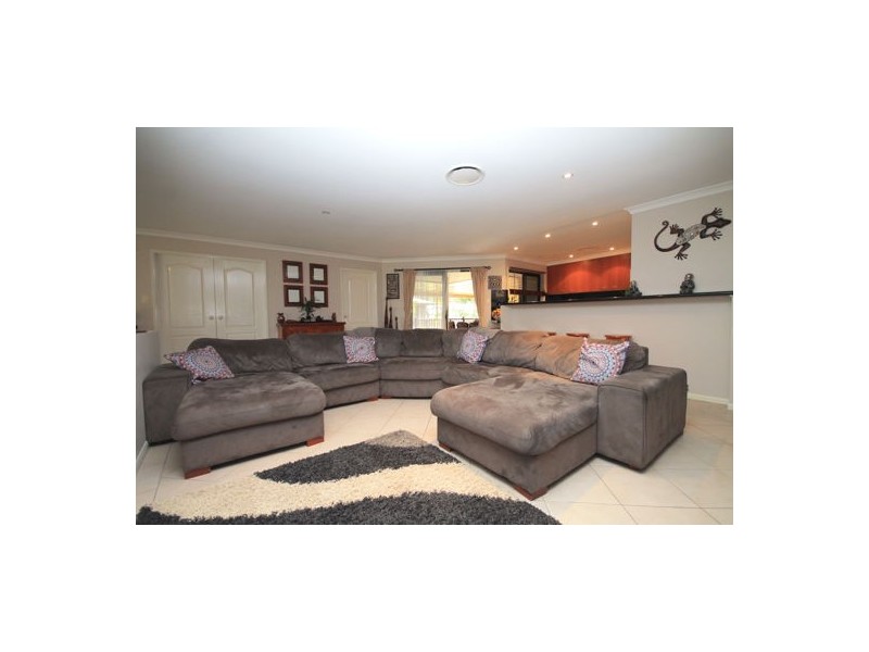 19 Coventry Place, Caboolture QLD 4510