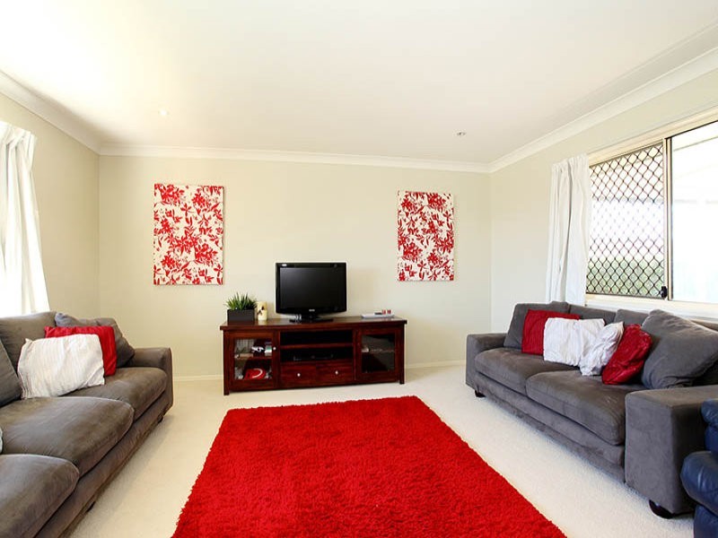 7 Willowleaf Circuit, Upper Caboolture QLD 4510