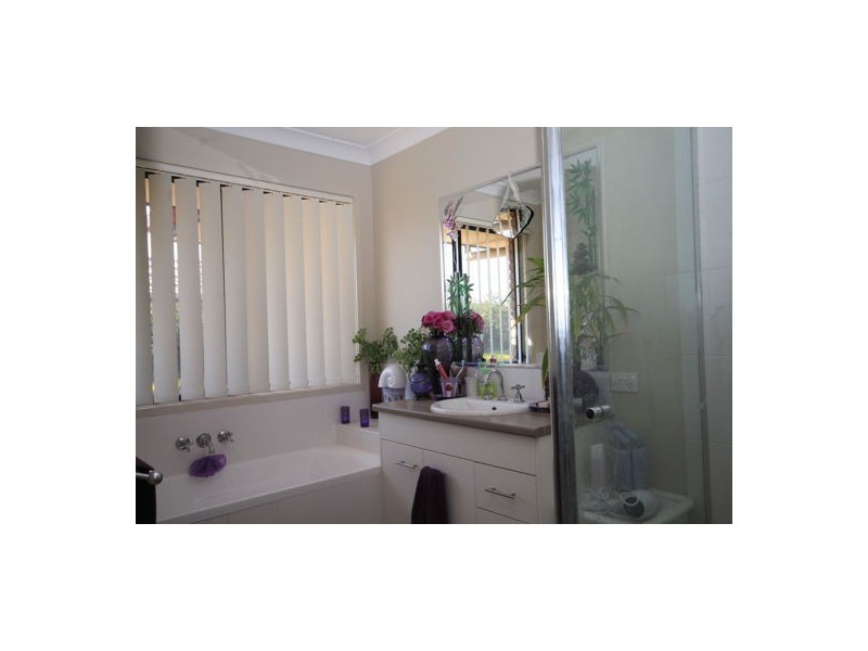 8 Redcedar Place, Morayfield QLD 4506
