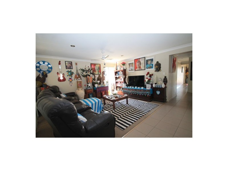 8 Redcedar Place, Morayfield QLD 4506