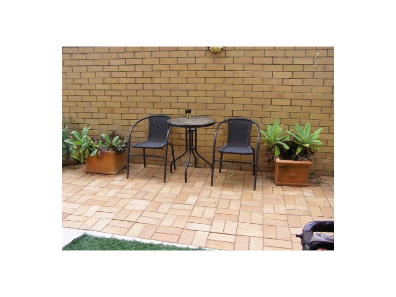1/2 4 Gibson Street, Beachmere QLD 4510