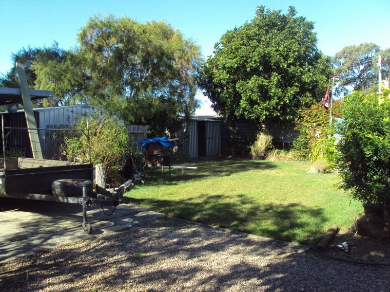 9 Leonie St, Deception Bay QLD 4508