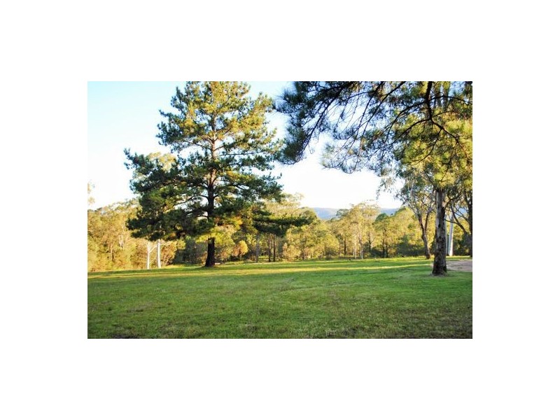 618 Bellmere Road, Bellmere QLD 4510