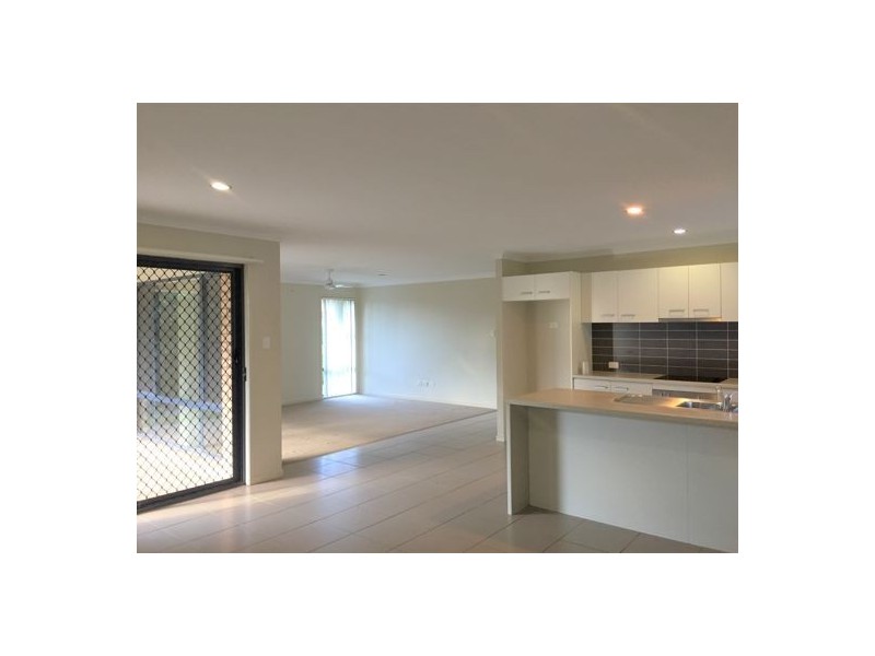8 Redcedar Place, Morayfield QLD 4506