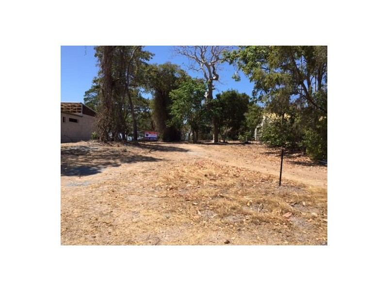 70 Gloucester Avenue, Hideaway Bay QLD 4800