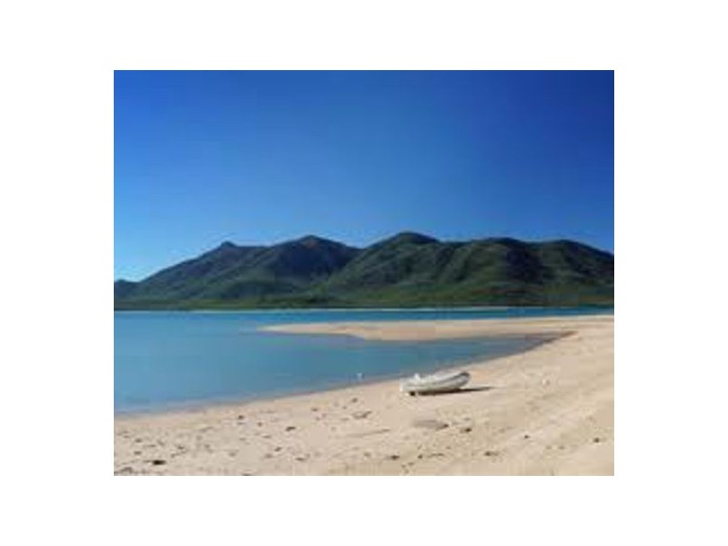 70 Gloucester Avenue, Hideaway Bay QLD 4800