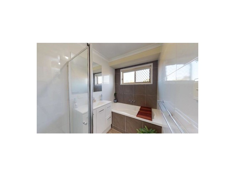 17 FERNLEA CT, Caboolture QLD 4510