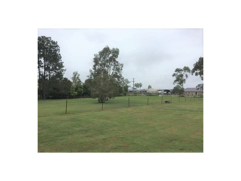 2 Fairmount Street, Elimbah QLD 4516