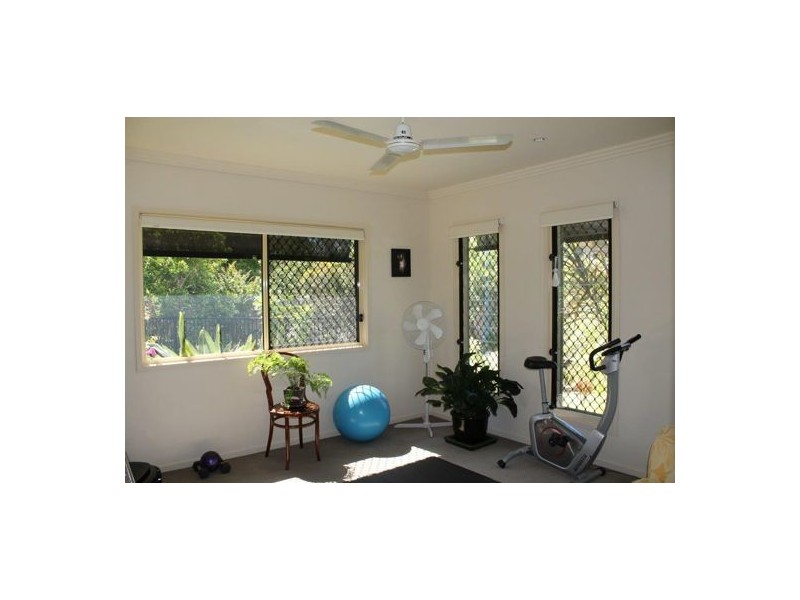 9 Treefrog Street, Sandstone Point QLD 4511