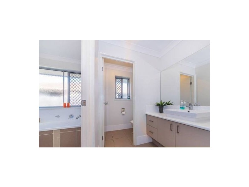 35 Nicole Street, Morayfield QLD 4506