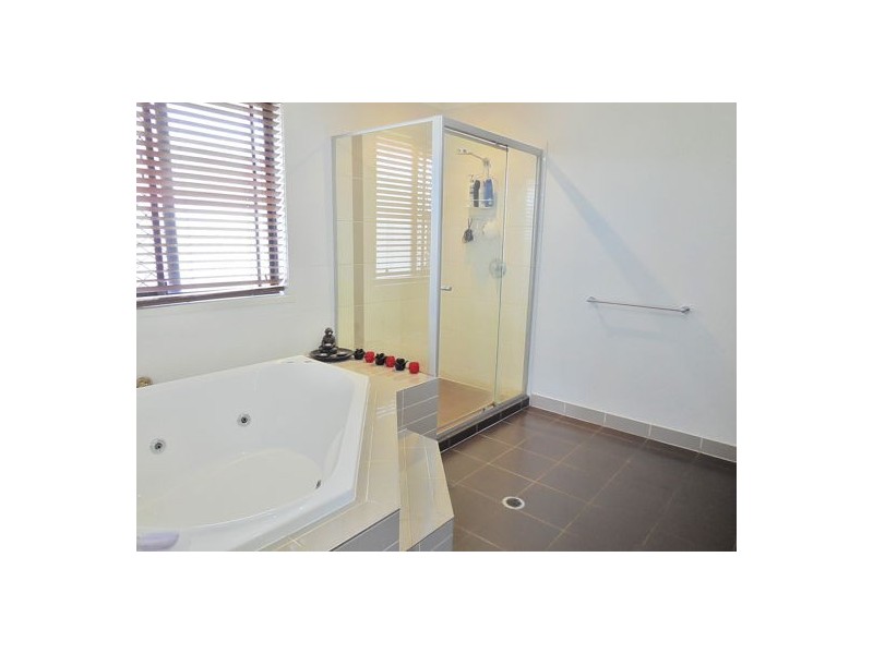 8 Lanita Ch, Morayfield QLD 4506