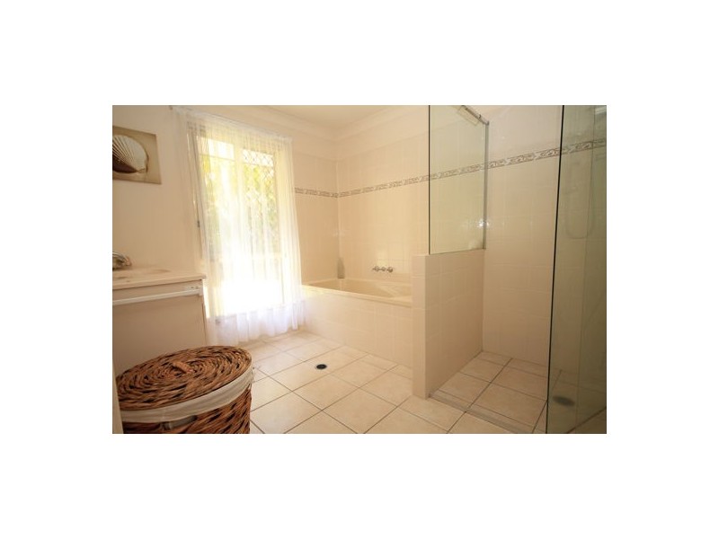 6 Jamor Court, Elimbah QLD 4516